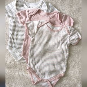 Renè Rofè Light Pink, Grey & Stripe 3pk short sleeve onesies. Size 6-9 months.
